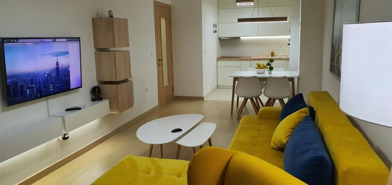 Lux Apartment Flatiron Skopje Exteriör bild