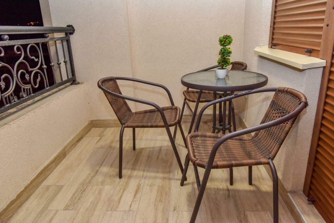 Lux Apartment Flatiron Skopje Exteriör bild